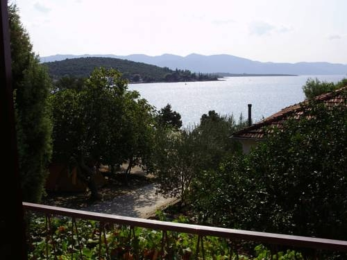 Apartments Lupis