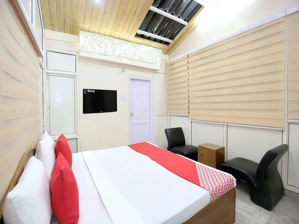 Oyo 13110 Home Valley View 3Bhk Panthaghati