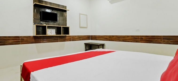 Shri Govind Dham by OYO Rooms