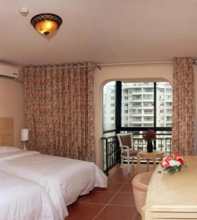 Haikou Yelin Tinghai Hotel (Haikou Bay)