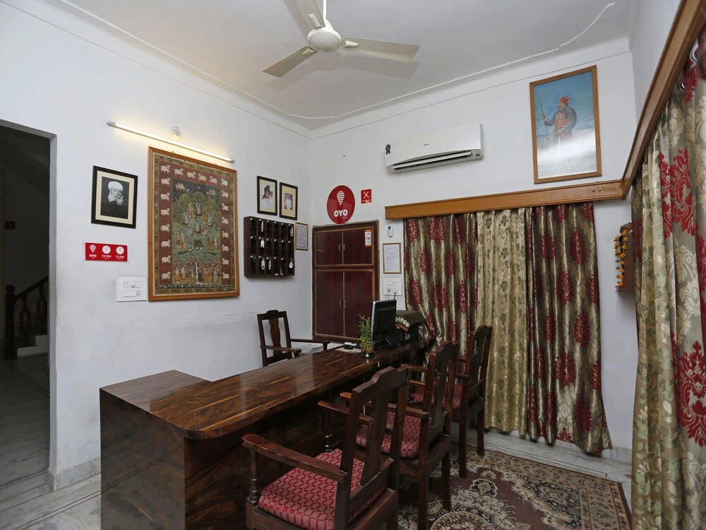 Chandra Prakash Hotel