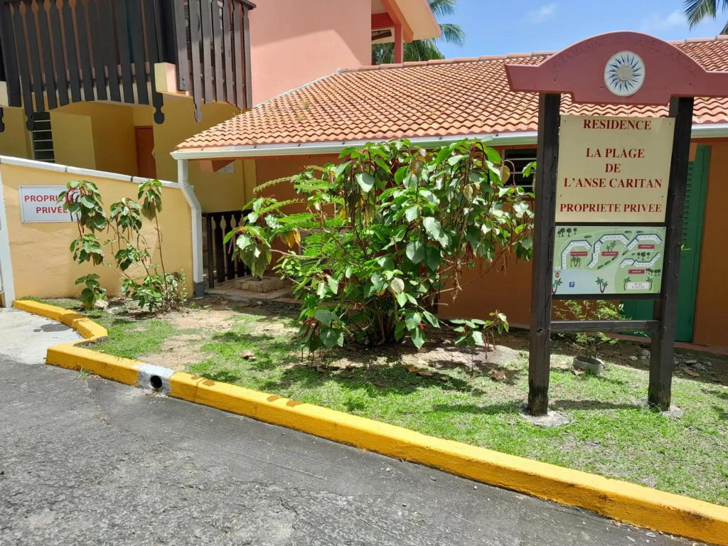 My Tiny Caritan- Petit coin de paradis- Bungalow de vacances avec piscine à 100m de la plage