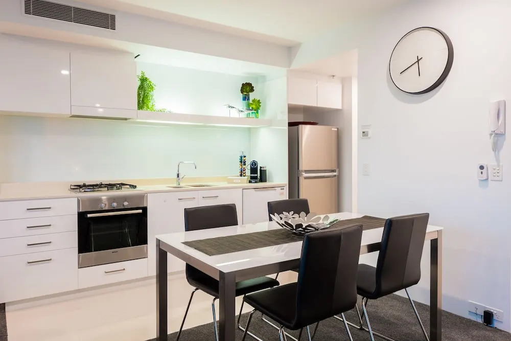 Private 29/F 2 bedroom Q1 Apartment Ocean & River Views