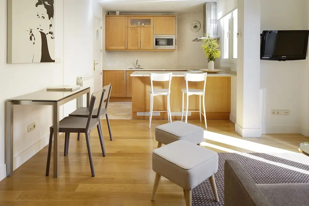 Moneo by FeelFree Rentals