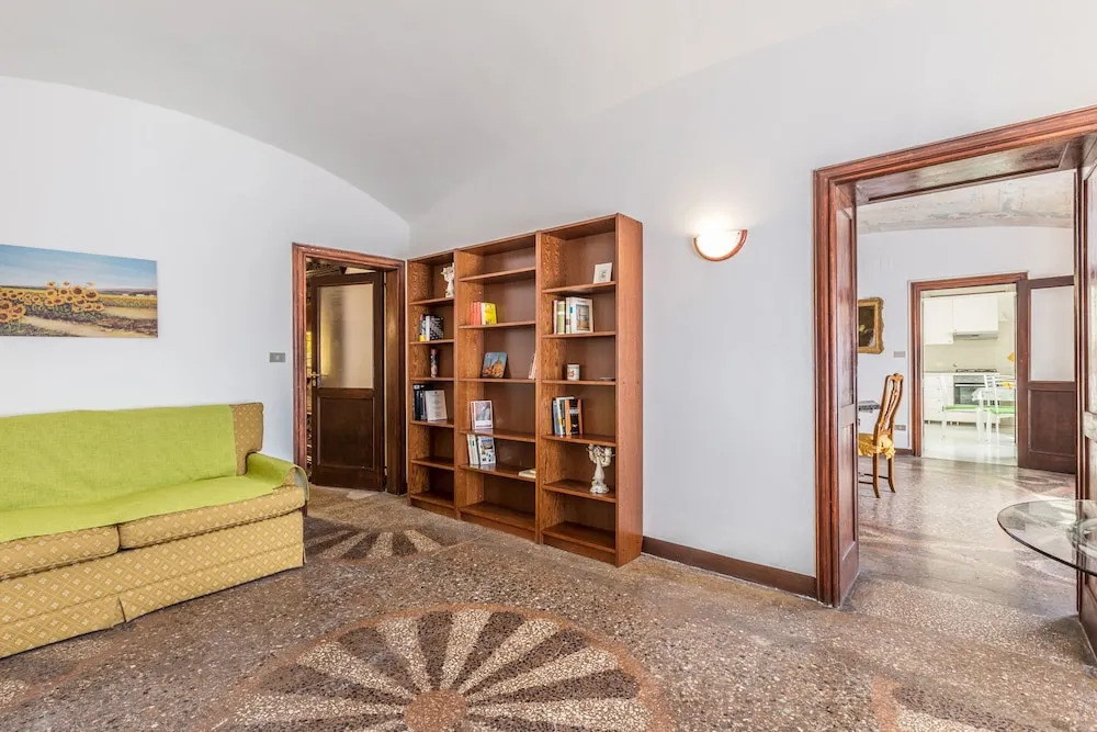 San Mamolo Retreats