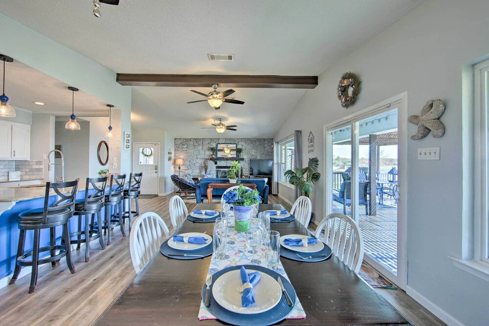 Gun Barrel City Home w/ Hot Tub!