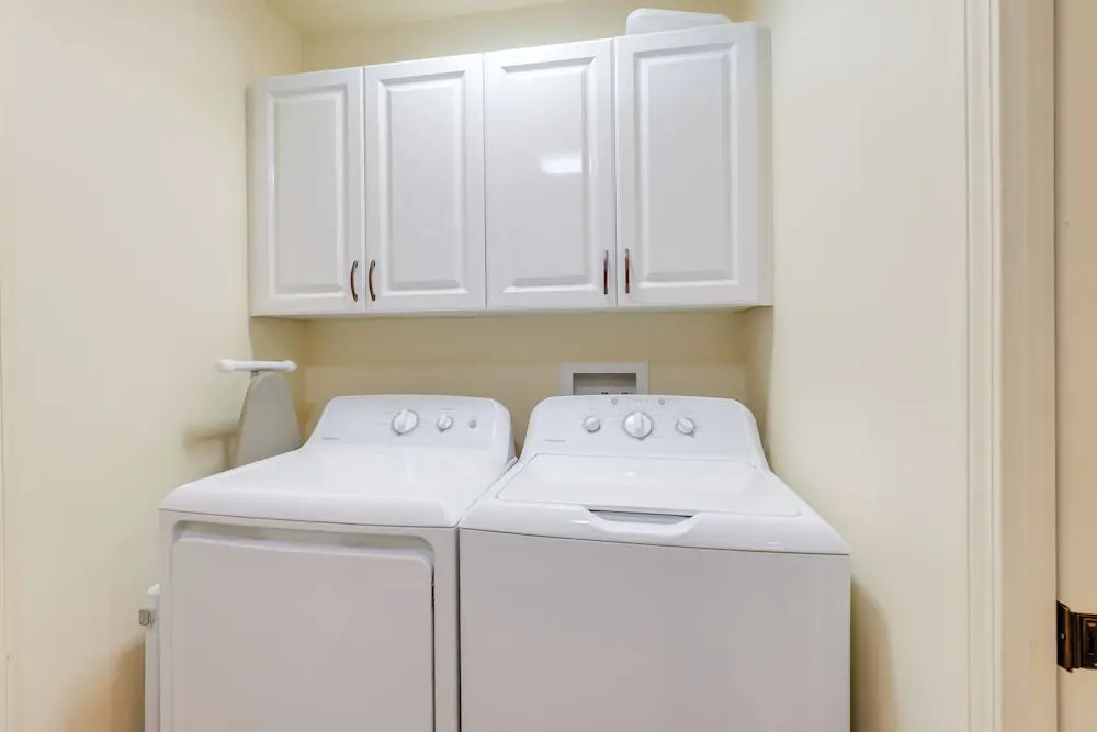 Pet-friendly Fort Pierce Home w/ Screened Porch!