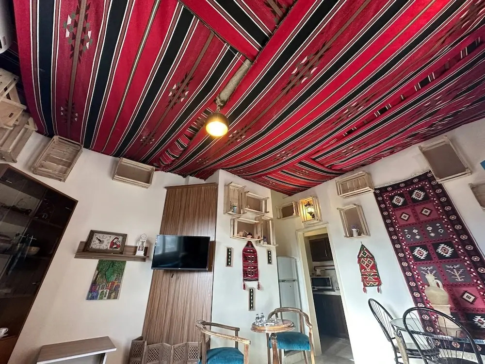 JRE Antica Old Apartment Al-lwebdeh