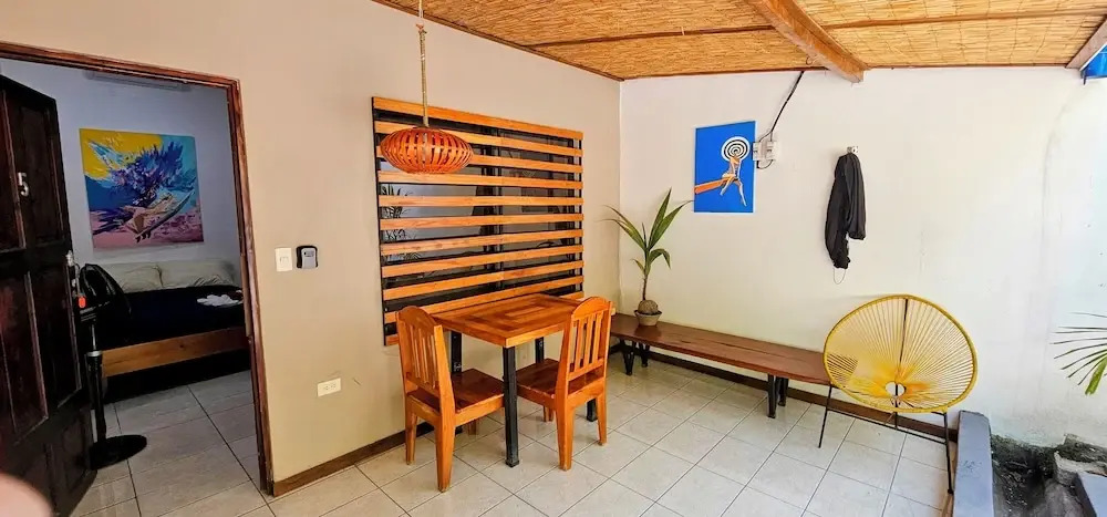 Santa Toro Inn, private rooms close to the beach