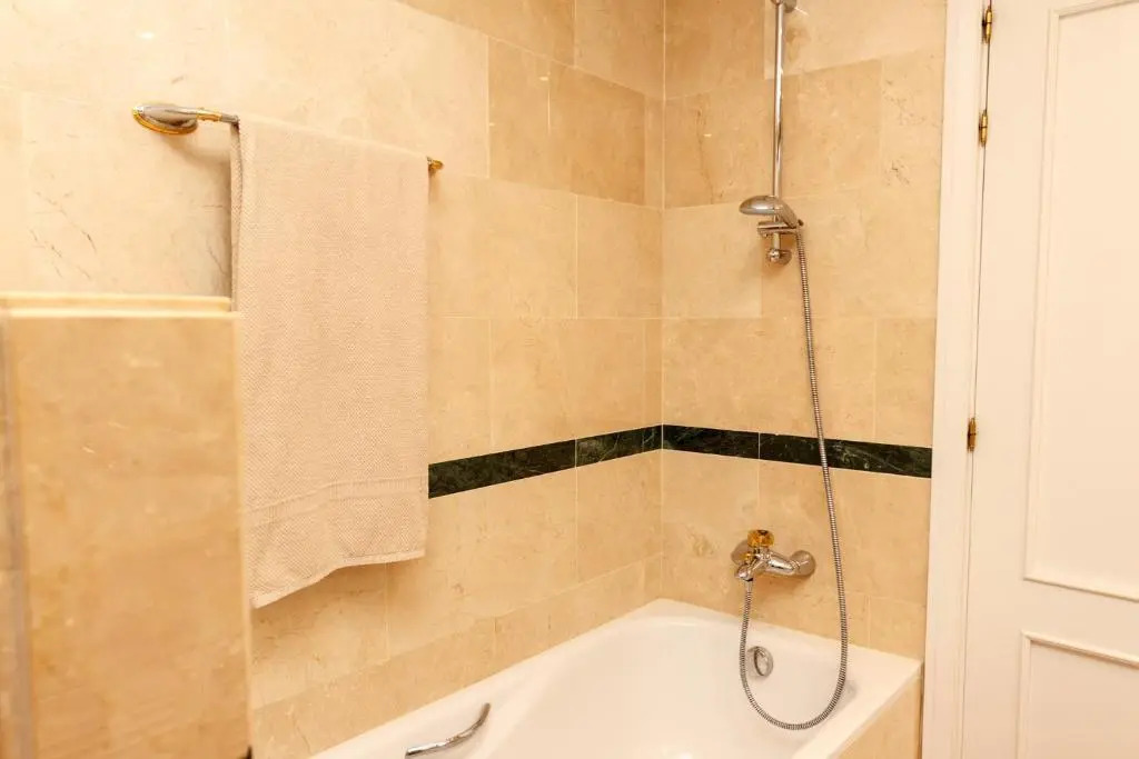 Sea Breeze Luxury Hacienda Elviria - EaW Homes