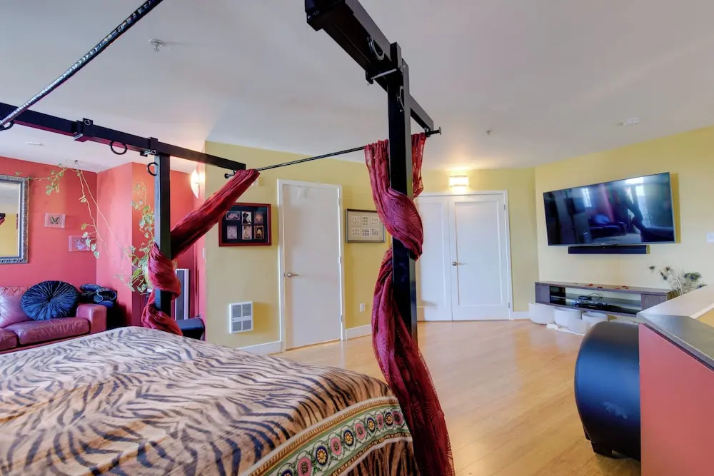 Cozy Emeryville Studio, Near Beaches & Parks!