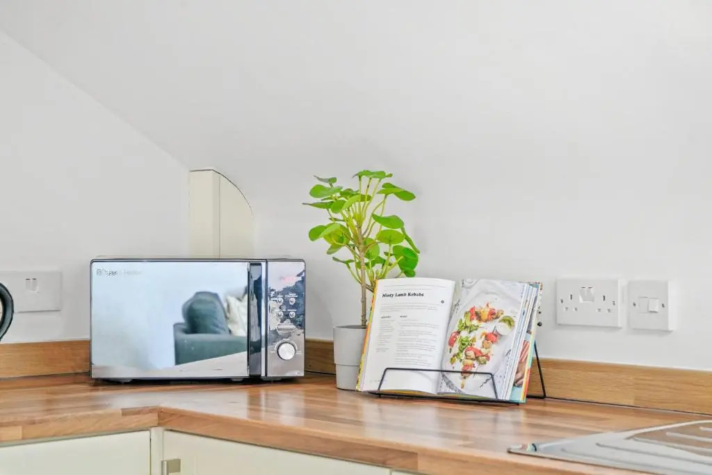 6 Sarah House by Truestays - 2 Bedroom Apartment - FREE Wifi & Parking