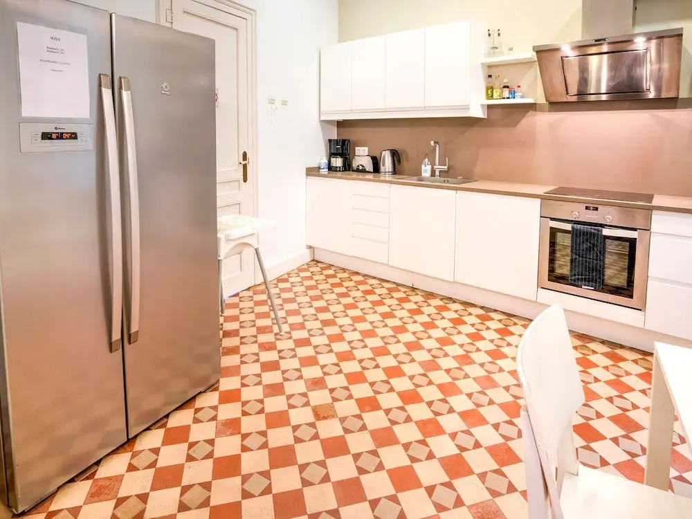 Luxurious apartment for 9 people recently renovated in the center of Barcelona