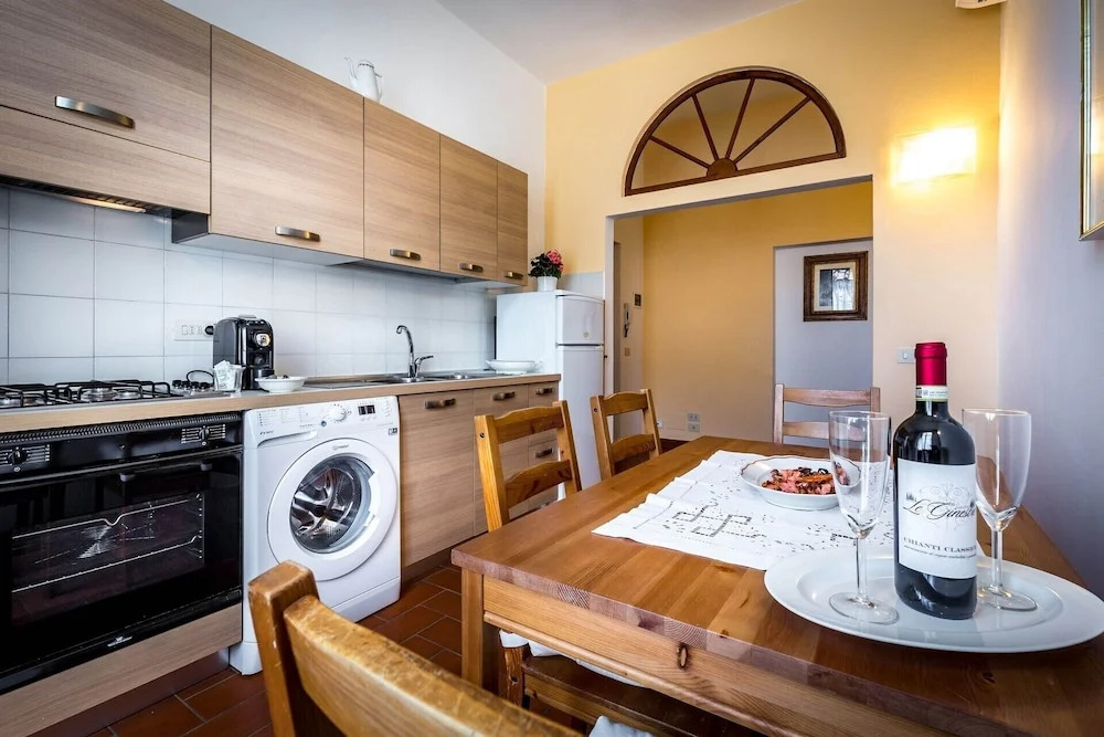 Classic Tuscany Apartments by Mmega
