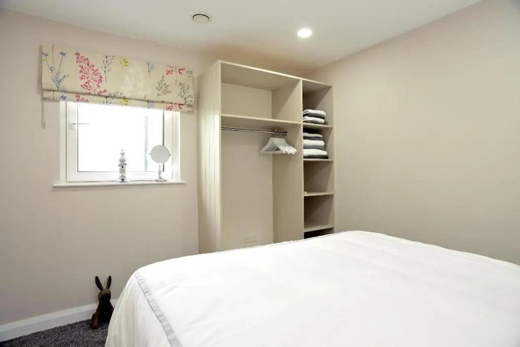 Apartment 10, SOUTH PIER, 13-14 Kerr Street,