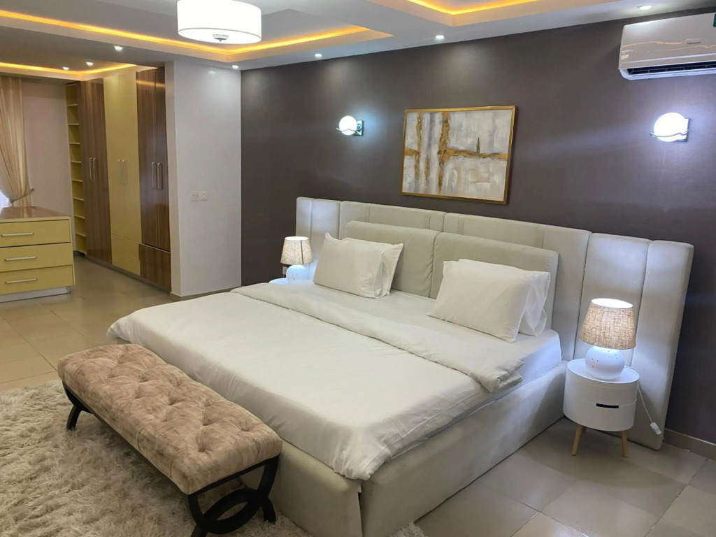 Shortlethomes - 5 Star Short let Apartment in Ikate