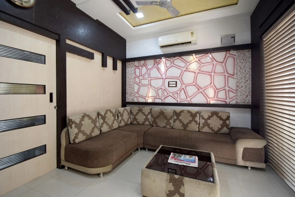 OYO Flagship 80565 Hotel Royal Inn