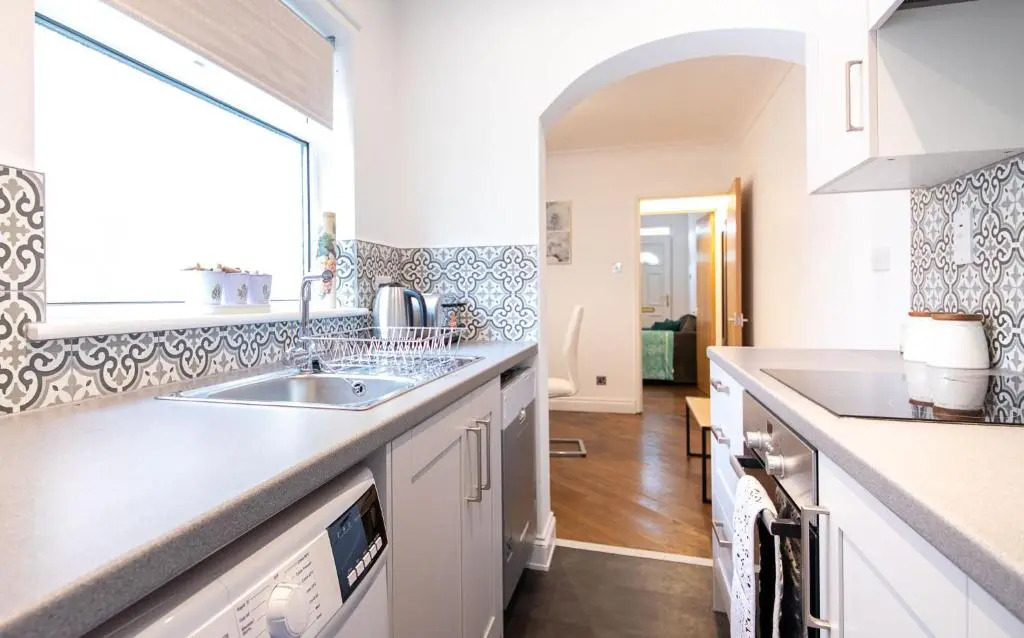 Bright 3 Bedroom Townhouse Near City Centre