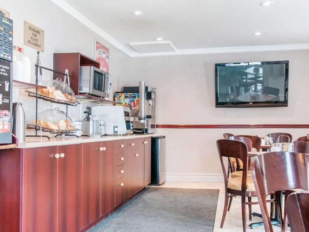 Econo Lodge Hotel Brossard