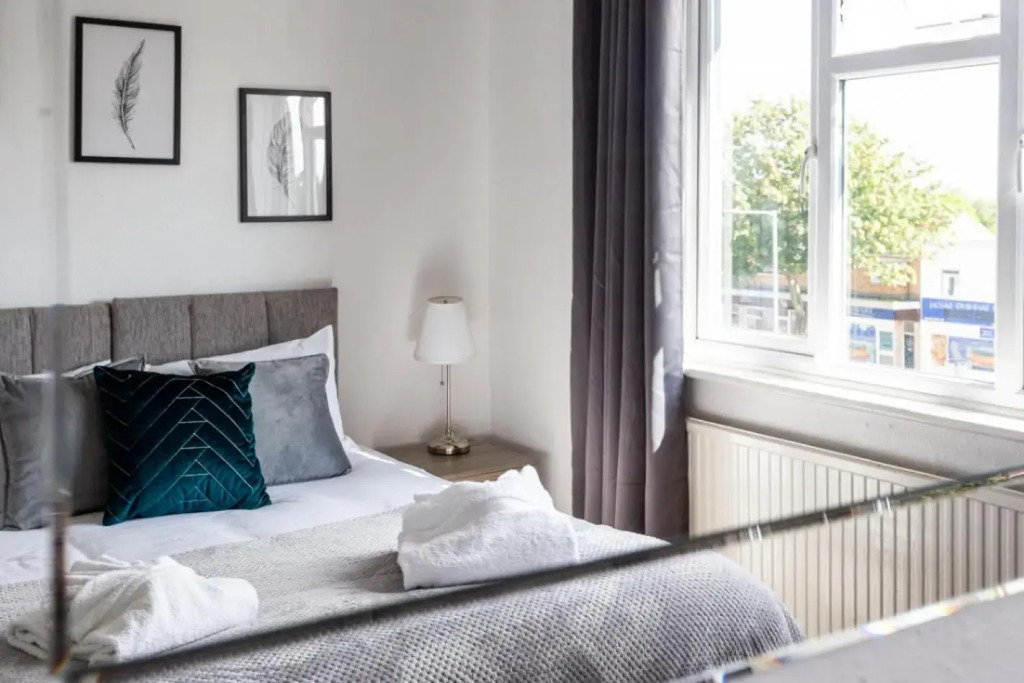The Woodgrange - 4-Bedroom Apartment