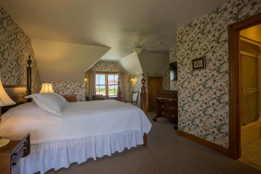 Rose Farm Inn
