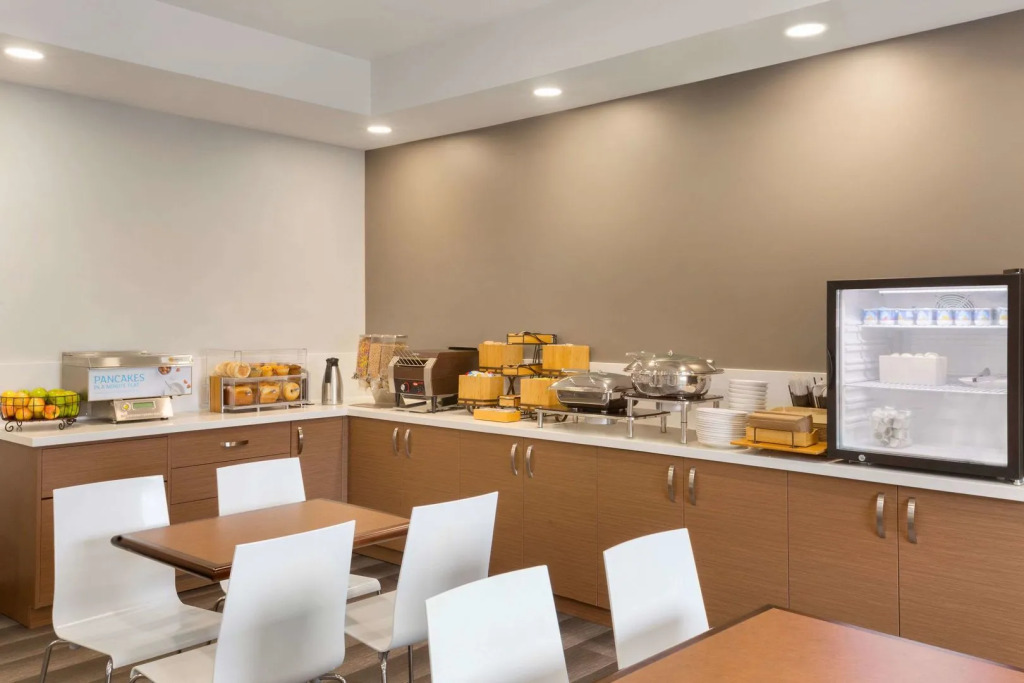 Microtel Inn & Suites by Wyndham Oyster Bay Ladysmith