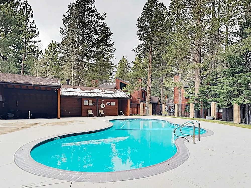 Remodeled Retreat w/ Spa & Pool, Near Eagle Lodge condo