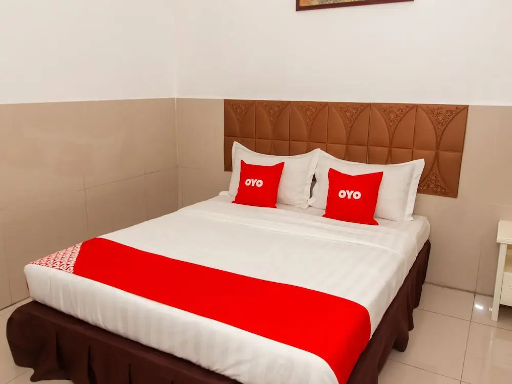 Leila Hotel by OYO Rooms