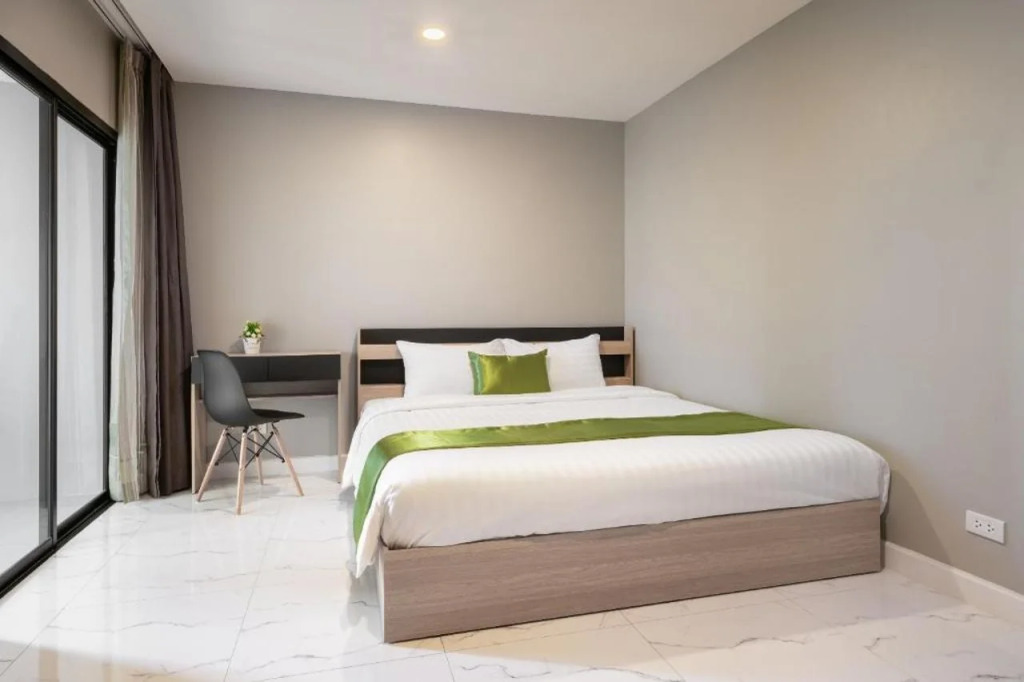 iCheck inn Darisa Ngamwongwan