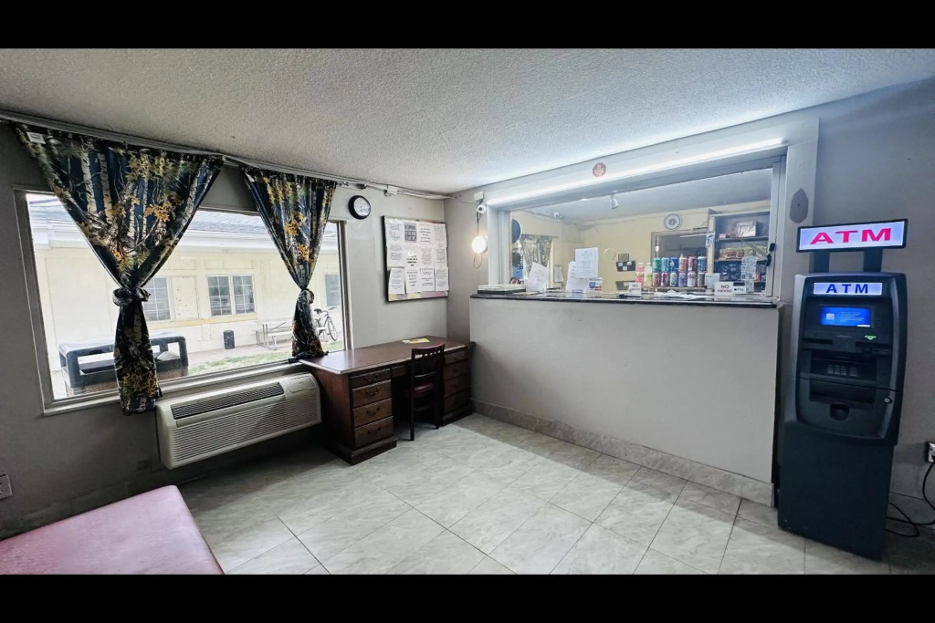 Hallmark Inn By OYO Fort Wayne