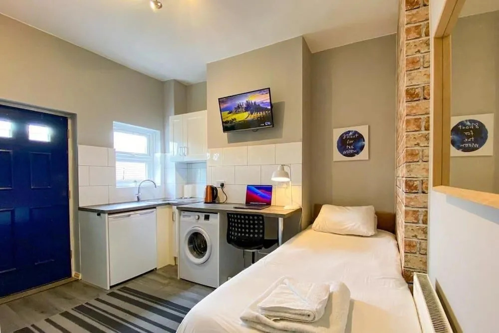 Limpenny Studio Apartment