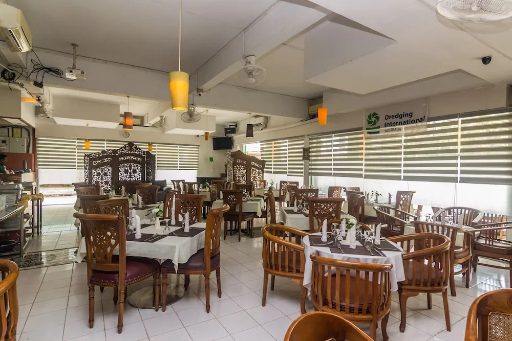 OYO 1771 Zeke Hotel
