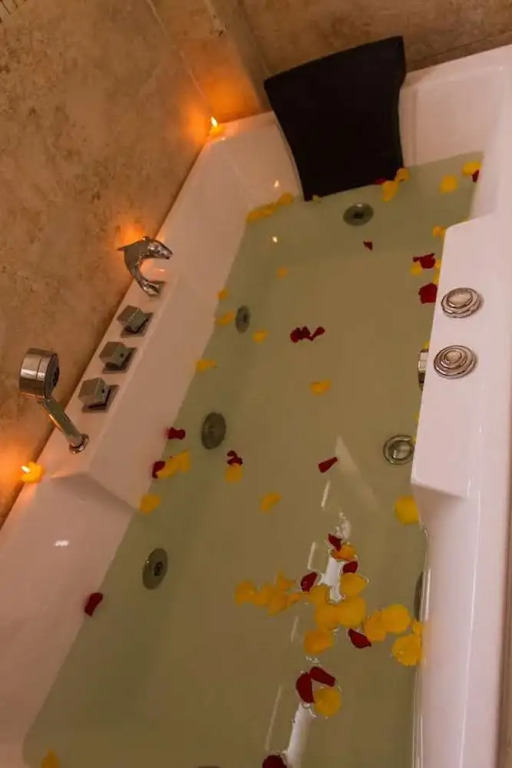 Huku Qwetu C5 City Breeze Apartment