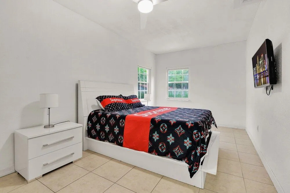 "Fantastic House 5min to Brickell w/ Pool & Tub".
