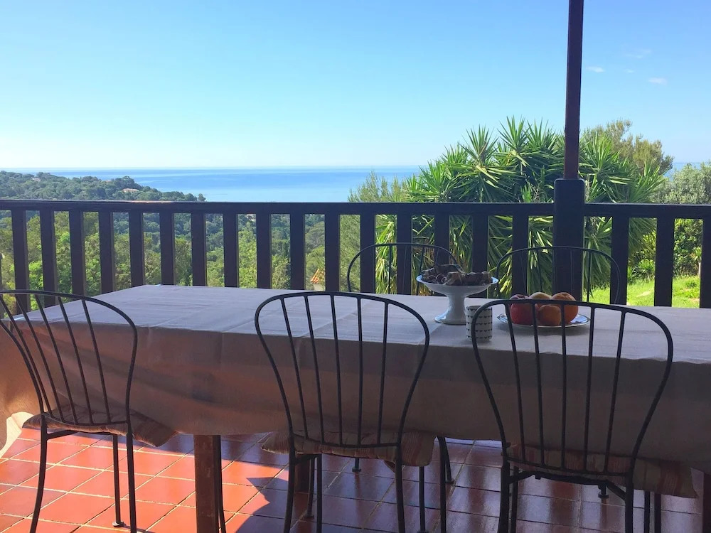 Modern Villa in La Croix-valmer With Private Pool