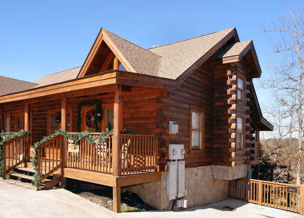 Almost Bearadise #289 by Aunt Bug's Cabin Rentals