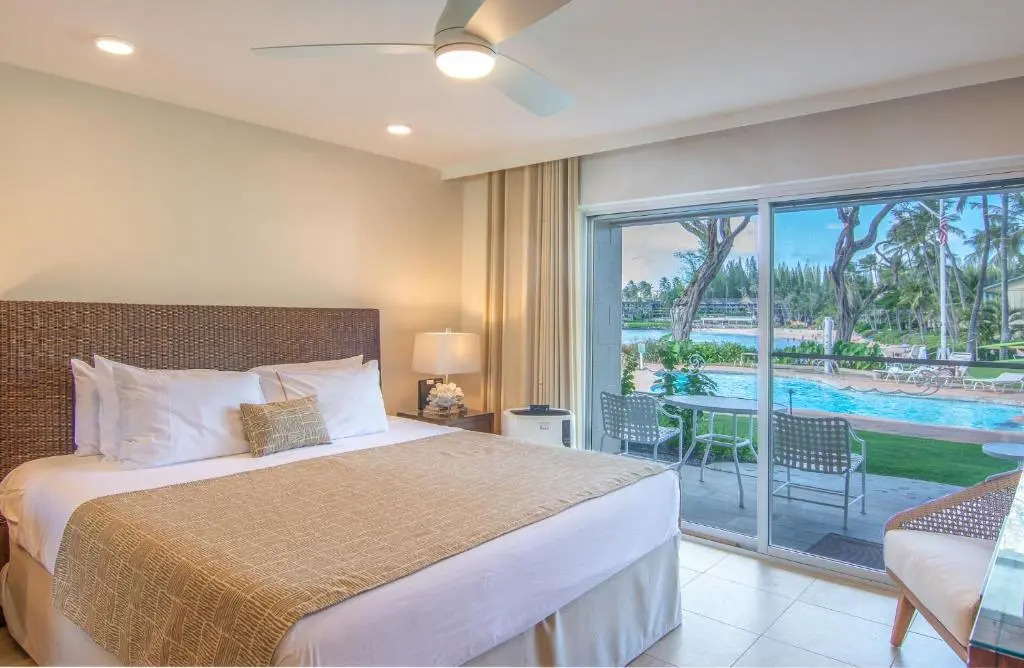 Nāpili Surf Beach Resort by Castle