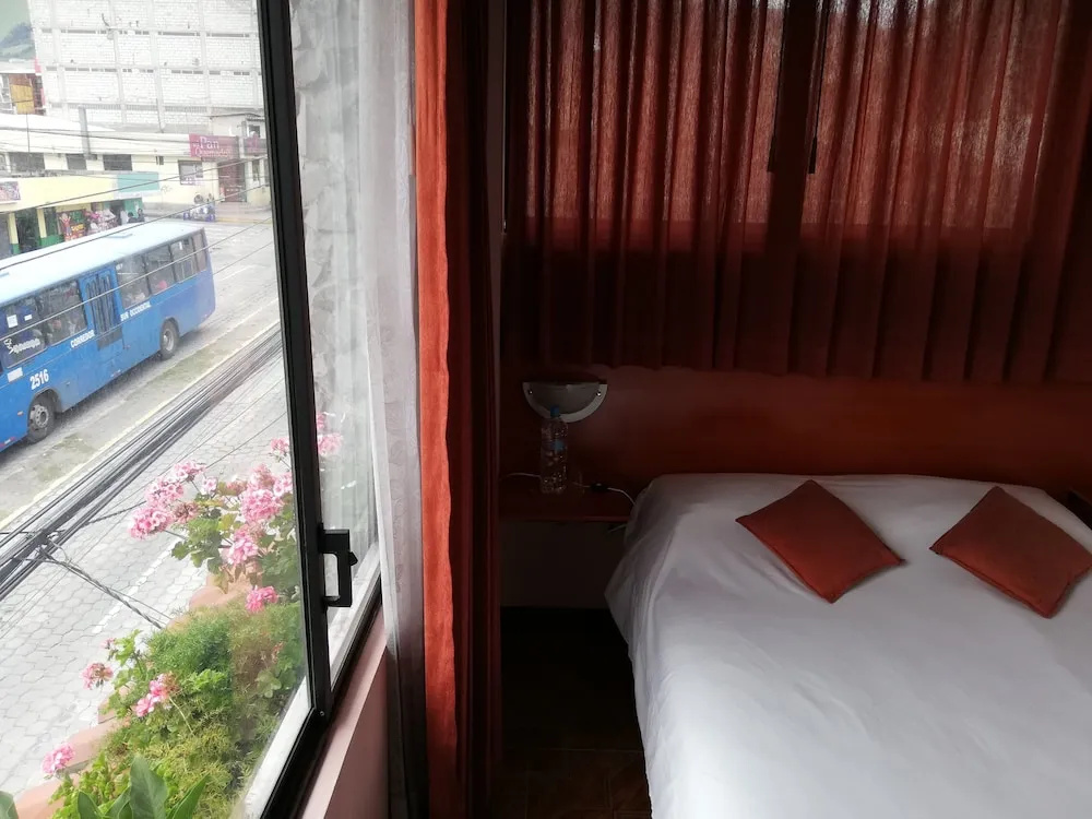 Water Palace Hostal