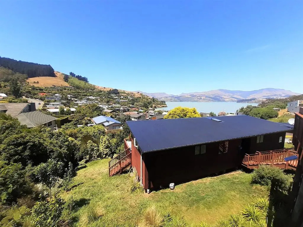 Panoramic Views from Spacious New Beach House