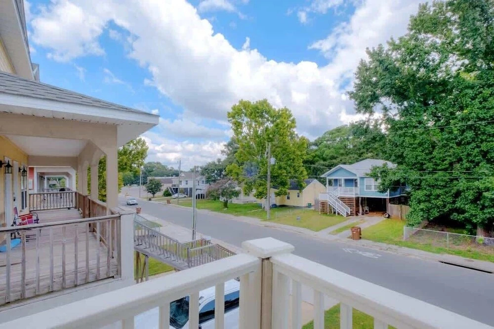 Cozy 2 Bed/1.5 Bath Duplex Just Blocks From Downtown Biloxi