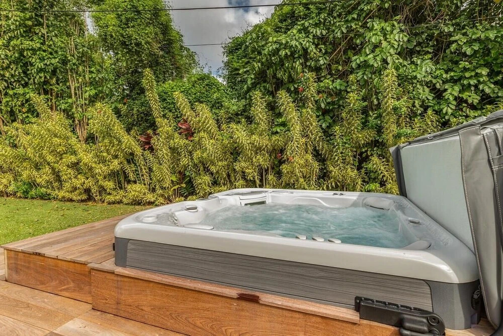 Hanalei Beach House 5 Bedroom Home by RedAwning