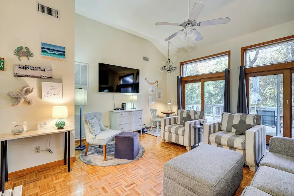 1/2 Mi to Beach Access: Southern Shores Gem + Deck