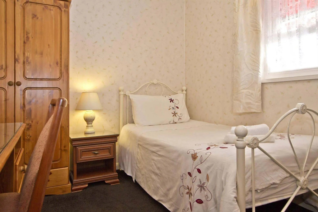 Ashurst Lodge Hotel