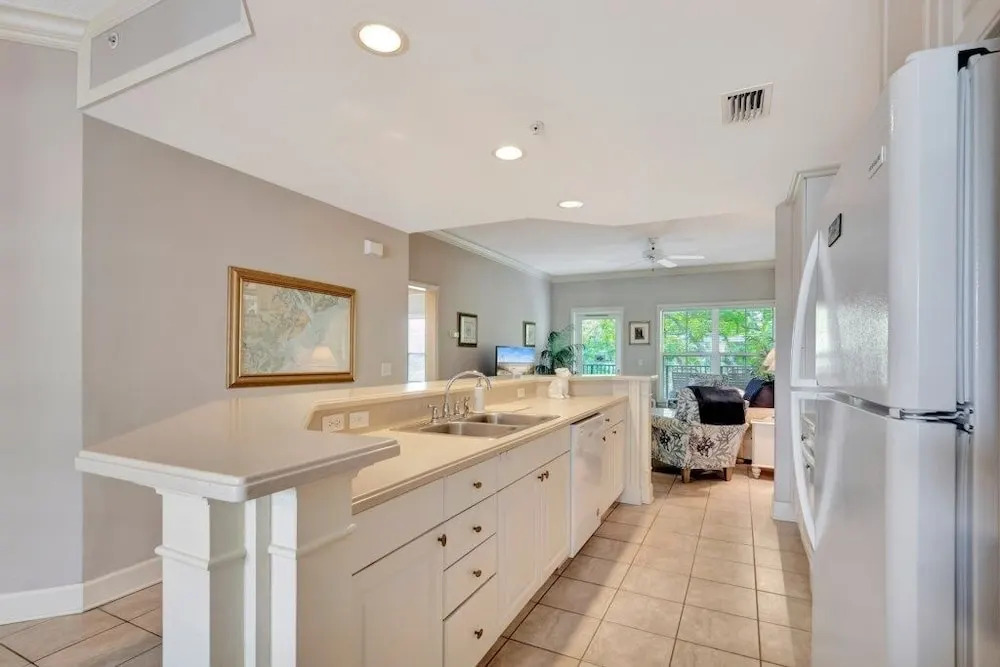 Shorenugh - Bright Villa with Rooftop Pool Next to Coligny Plaza