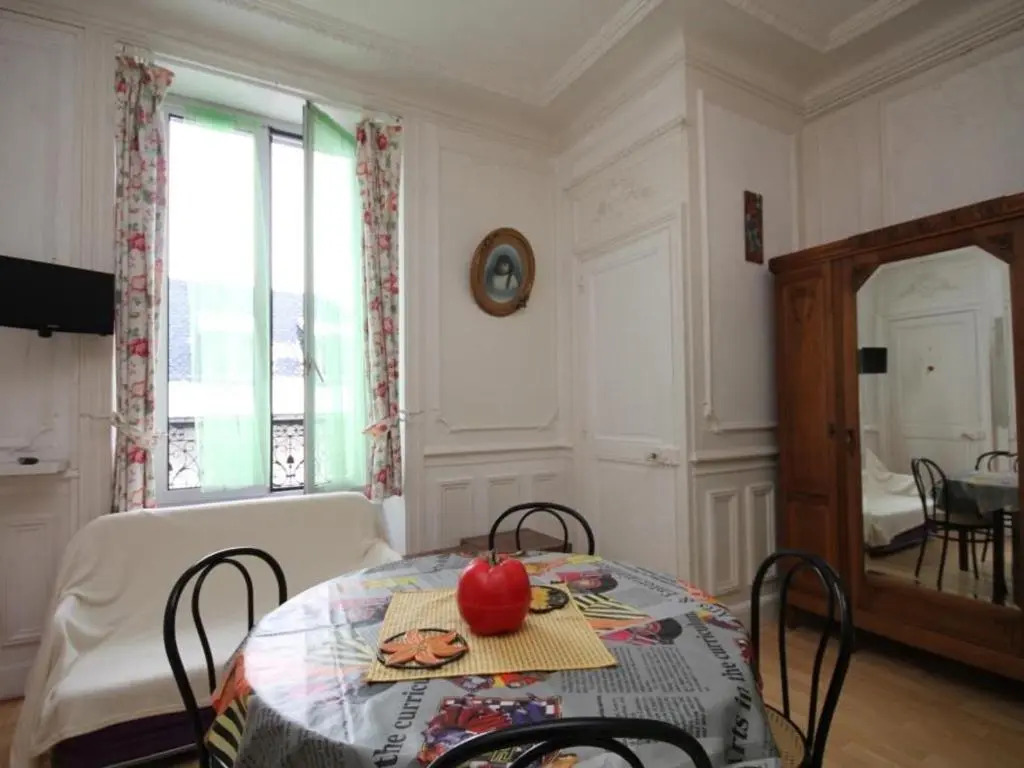 Appartement Mont-Dore, 1 pièce, 3 personnes - FR-1-608-196