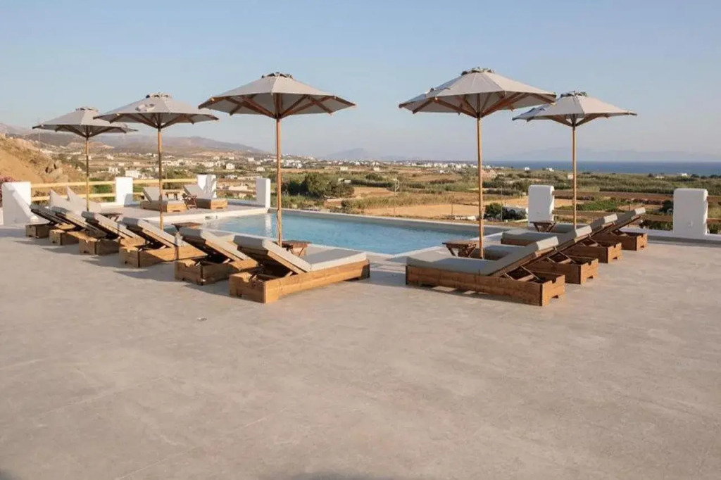 Naxos Earth Suites