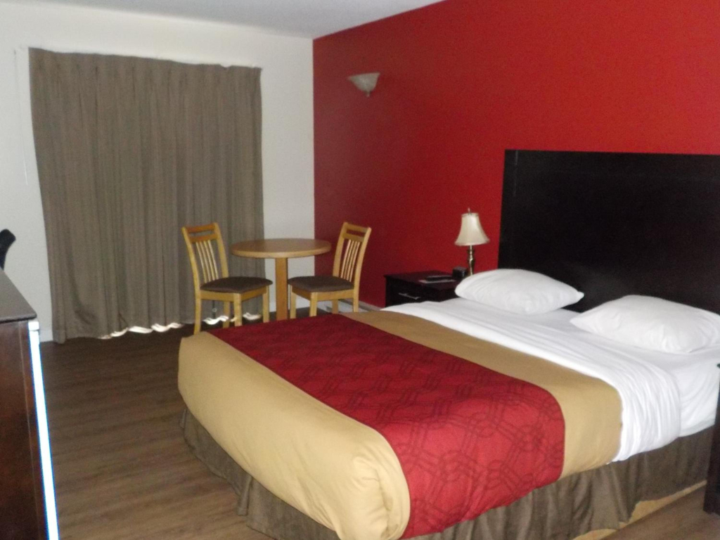 Courtyard Inn Vernon