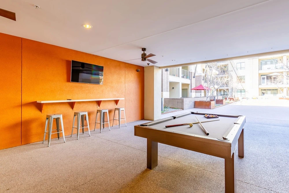 Moderne Luxury at Fashion Square 1x1 1BR by Casago