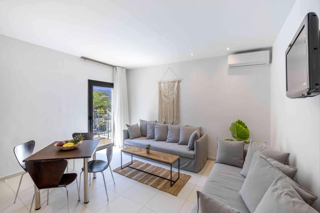 La Stella Suites