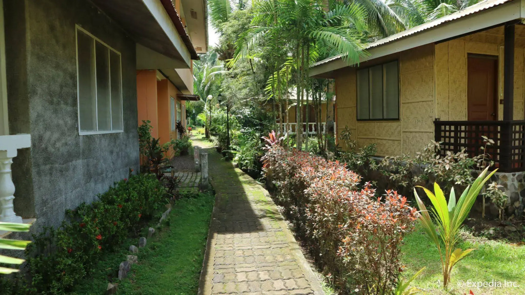 Caves Dive Resort